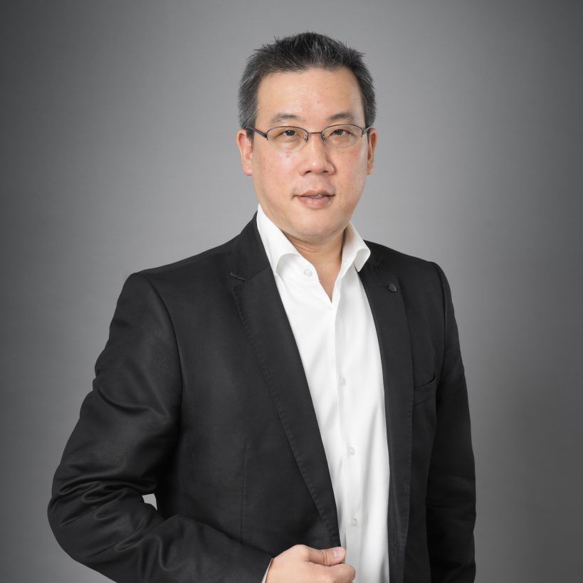 Dr Ton Chirathivat